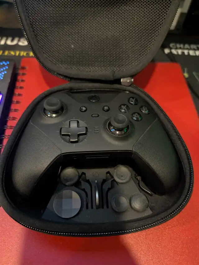 manette xbox élite 2 comme neuf  in Xbox Series X & S in Longueuil / South Shore - Image 5