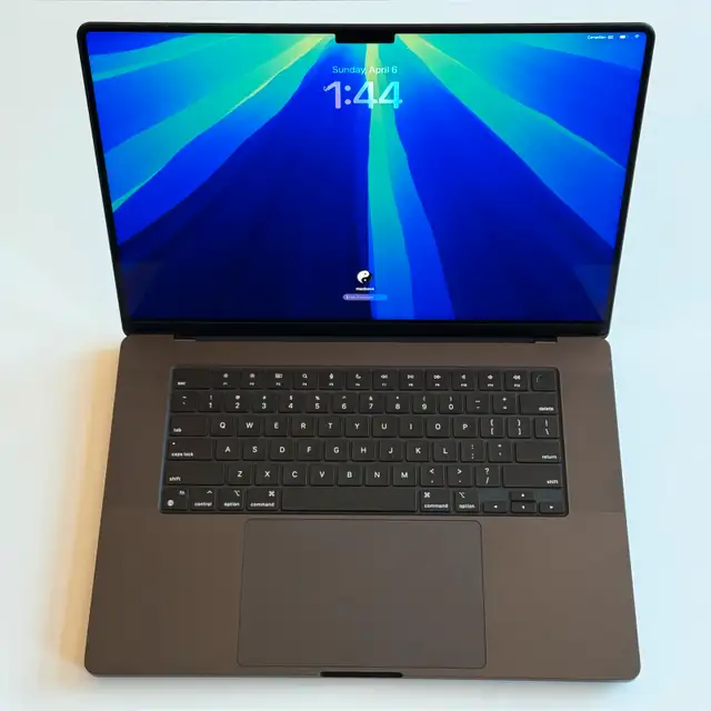 M3 Pro MacBook Pro 16 inch 18GB RAM and 512GB SSD Space Black in Laptops in Edmonton - Image 2
