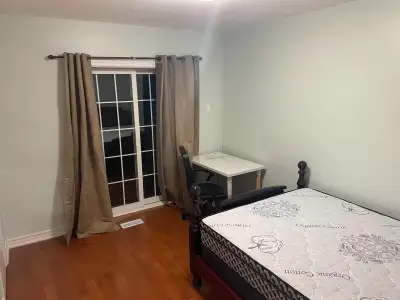 Scarborough Room for Rent (Top Floor) Location: Brimley Rd & Lawrence Ave - 10 mins from STC - 20 mi...