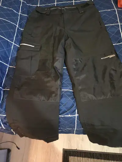 ski pants , View more