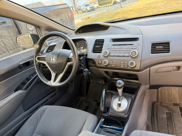 2010 Honda Civic Sedan 1.8L dans Autos et camions  à Sherbrooke - Image 3