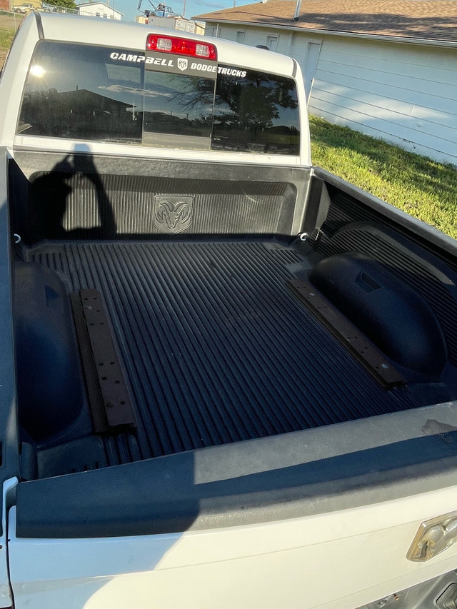 2011 dodge 1500 in Cars & Trucks in Saskatoon - Image 3