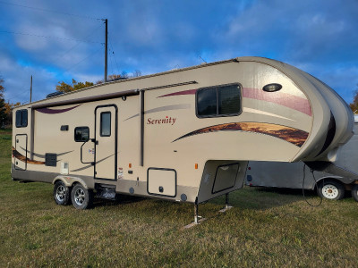 Serenity 5th wheel camper