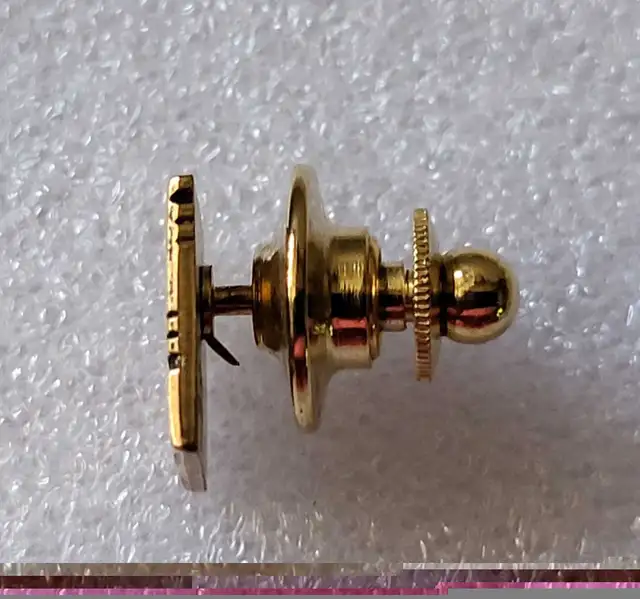 Vintage 1/10-10k Gold Filled Whitby General Hospital Service Pin in Arts & Collectibles in Oshawa / Durham Region - Image 5