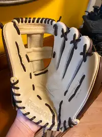 Reebok Baseball Glove Mitt VR6000 Melee SB Series 13" VRMLE1300