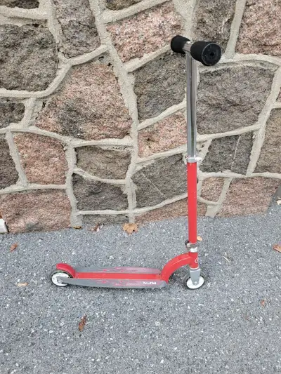 Radio Flyer Scooter (2 wheel Beginner Razor Scooter), View more