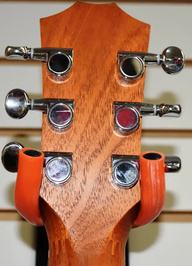 Baby Taylor Acoustic Guitar in Guitars in Peterborough - Image 7