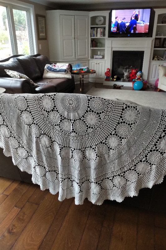 62" Round Hand-Made Crocheted White Tablecloth, New/Like-New in Arts & Collectibles in Stratford - Image 4