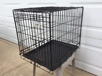 SMALL SIZE METAL PET/DOG CRATE, View more