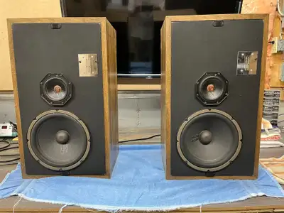 Infinity Qb's $250 or Best Offer, will consider trades No grills Rubber surround on woofer so they n...