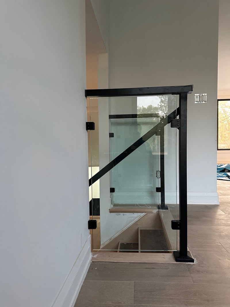 GLASS RAILING STAIRS DECKS BALCONIES PARTITIONS GLASS ENTRANCES Decks