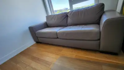 A vendre: divan -lit en cuir véritable, Style épuré européen, View more