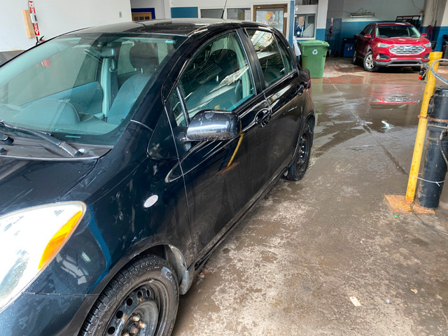 TOYOTA YARIS dans Autos et camions  à Ville de Montréal - Image 2