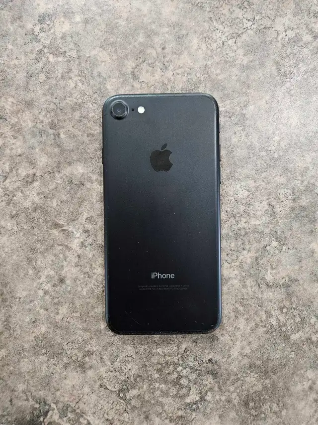 Apple iPhone 7 32GB Unlocked (Black) in Cell Phones in Kitchener / Waterloo - Image 5