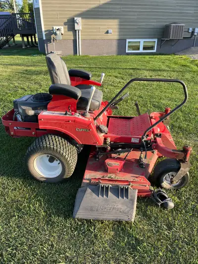 2020 Country clipper zero turn mower LOW HOURS!! 125 hours. 60” deck Has cut a town yard only, too m...
