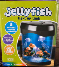 Little Bees Jelly Fish Light up Tank -New in box