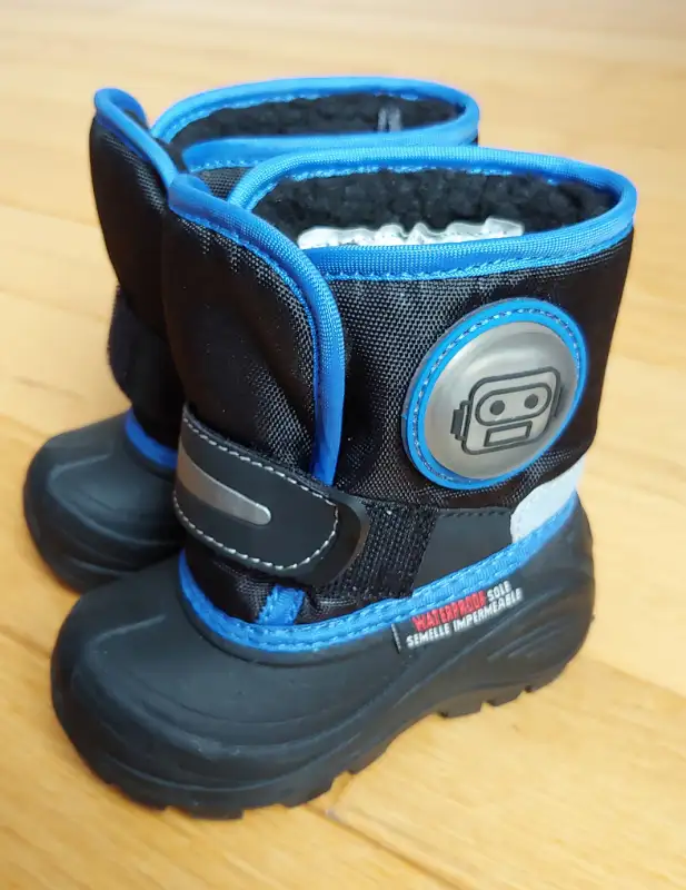 Children's Winter Snow Boots Size 5 Toddler Boy's Waterproof in Clothing - 5T in Oshawa / Durham Region - Image 2