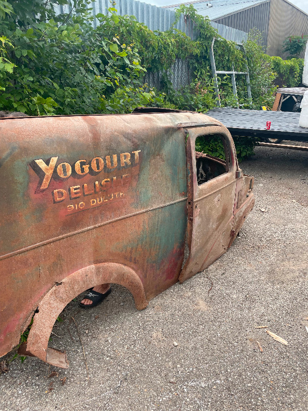 1948 Ford Anglia thames dans Pièces de carrosserie  à Laval/Rive Nord - Image 2