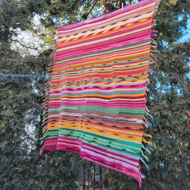 Hand Knitted Mexican Wool Blanket! Picnic Blankets  in Home Décor & Accents in Hamilton - Image 4