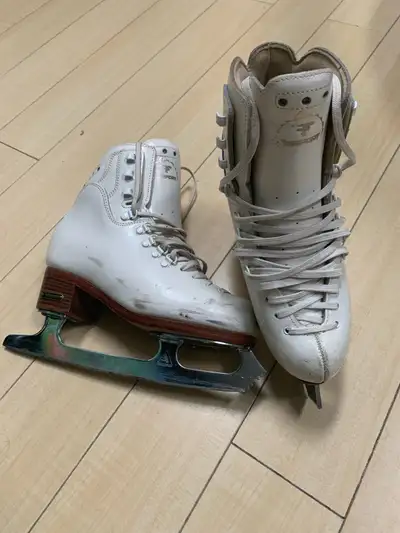 Risport Veritable Figure Skates size 245 (7.5-8) Ultima Blades, View more