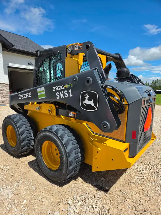 2023 John Deere 332G Skid Steer - 164 hours in Heavy Equipment in Winnipeg - Image 9