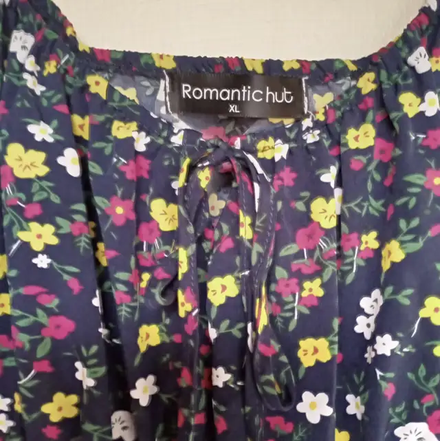 Floral Print Dress in Women's - Dresses & Skirts in Kitchener / Waterloo - Image 3