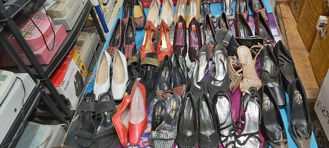 Ladies Leather shoes European Made, new, 25 pairs, sold as a lot dans Femmes - Chaussures  à Edmundston - Image 2