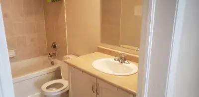 Private Room for Rent $600 Nice Brampton/Vaughan Area. (Text me), View more