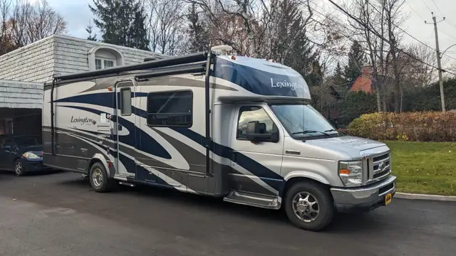 Motorisé 2010 Lexington GTS 283TS de 28 pieds en très bon état. in RVs & Motorhomes in Lévis - Image 4