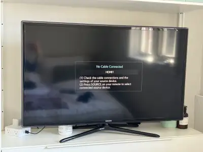Samsung 40” smart TV LED, View more
