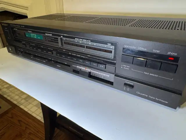 Vintage Technics SA 290 Quartz Synthesizer AM FM Stereo Receiver in Stereo Systems & Home Theatre in City of Toronto - Image 4