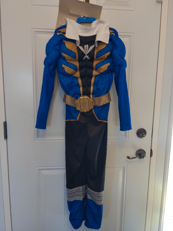 Reversible Blue/Red Power Ranger Halloween Costume size Med(7-8) in Costumes in Norfolk County - Image 3