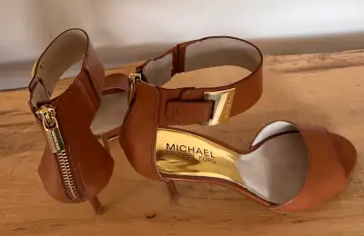 Sandales en cuir brun Michael Kors, View more