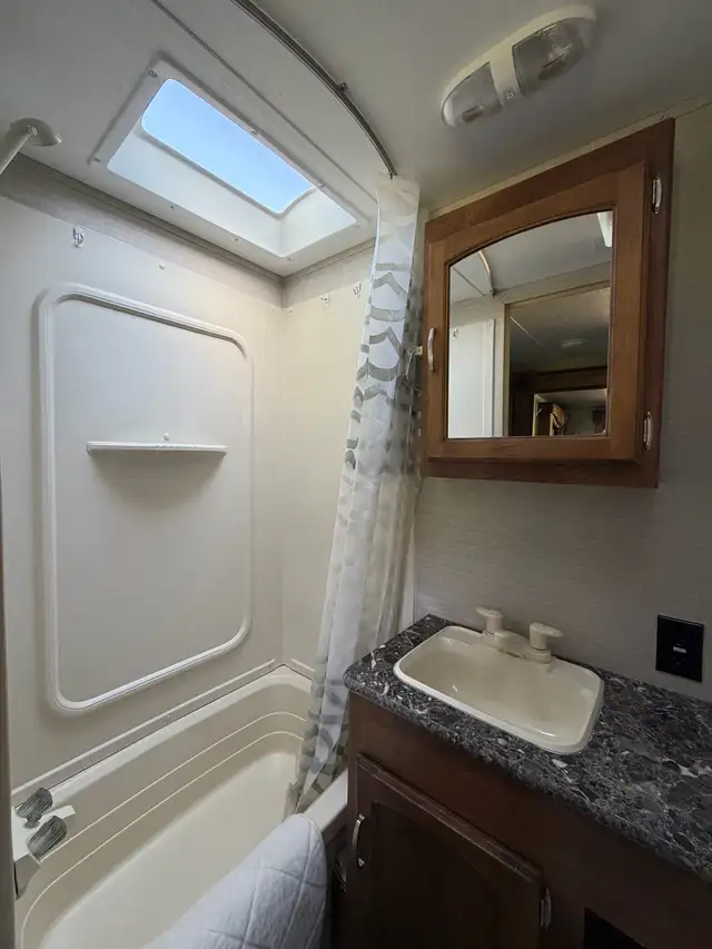 2015 Springdale travel trailer  in Travel Trailers & Campers in Cranbrook - Image 10
