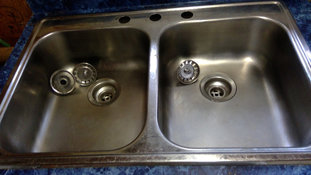 Stainless Steel Kitchen Sink in Plumbing, Sinks, Toilets & Showers in Kingston