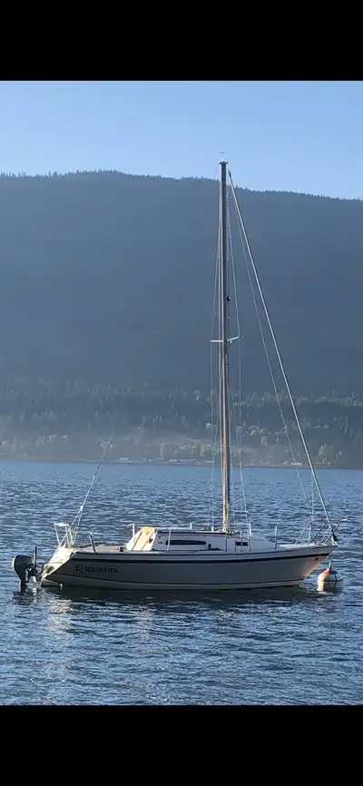 1983 US25 25’ Great trailerable sailboat in good condition. Easy single handed sailing, furling head...