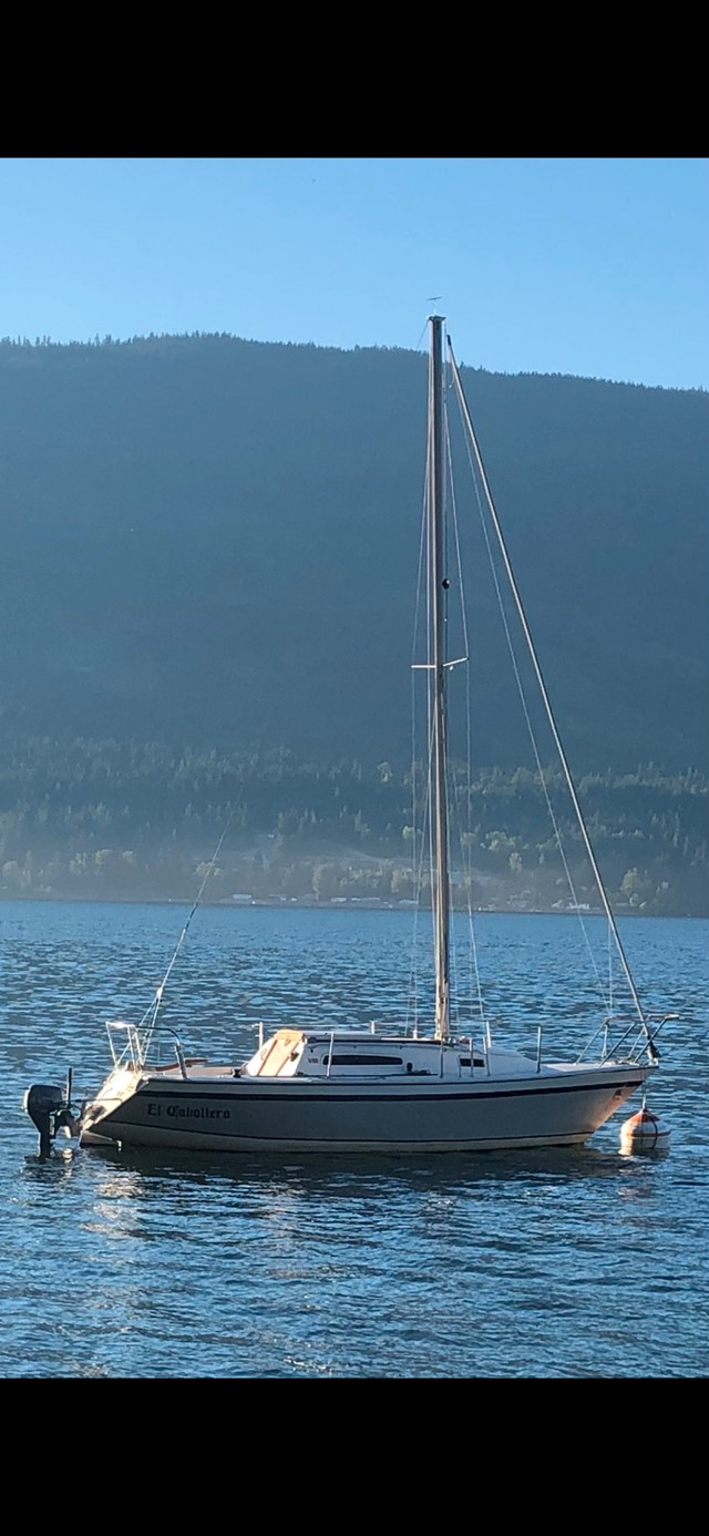 sailboat 1983 US25  in Sailboats in Kamloops