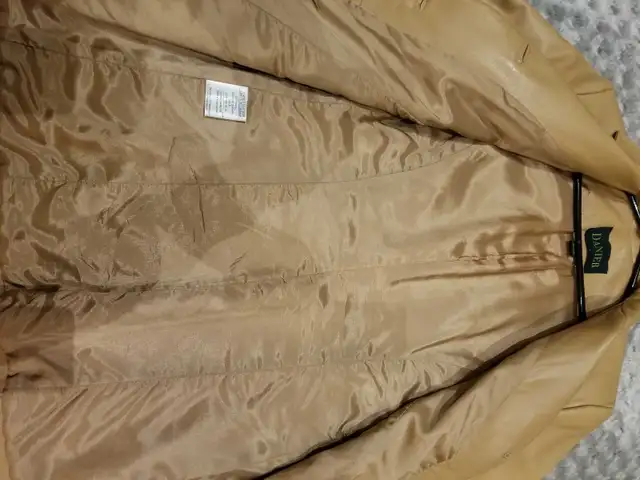 Women's Danier Leather Jacket in Women's - Tops & Outerwear in Oakville / Halton Region - Image 4