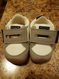 Baby shoe (white, beige and navy blue) like new
