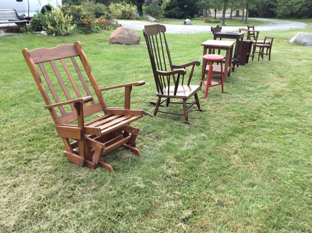 ESTATE SALE .....VINTAGE CHAIRS AND TABLES....$75 up.... in Dining Tables & Sets in Hamilton - Image 4