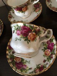 Royal Albert  teacups and saucers set  Old Country Roses