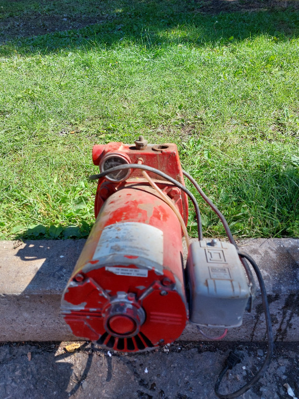 Sears shallow well jet pump 1/2 hp Plumbing, Sinks, Toilets & Showers Thunder Bay Kijiji