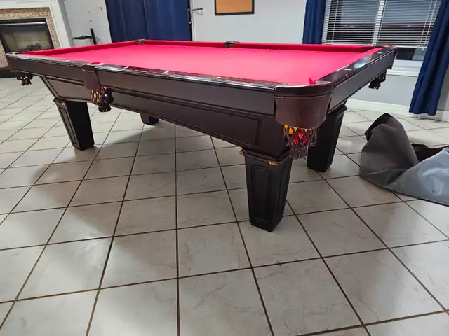8ft x 4ft Pool Table with Overhead Light & Accessories63005666443523123