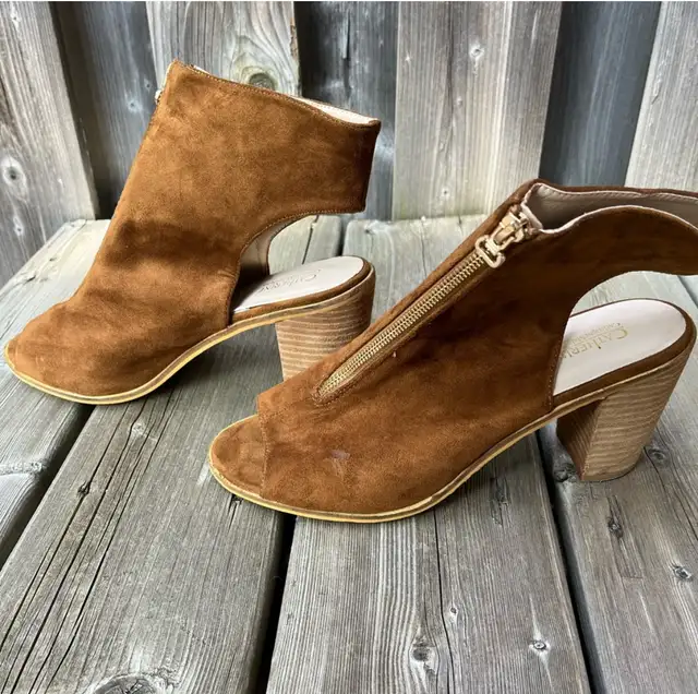 Catherine Malandrino Brown Suede High Heel Block Sandals Size 10 in Women's - Shoes in Barrie - Image 9