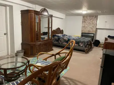 Private room (F/F) in a Basement in North Etobicoke for a Female