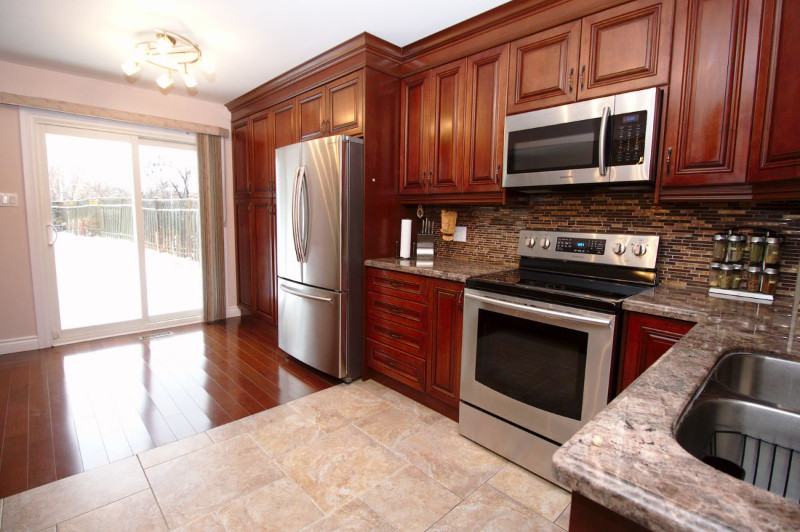 4Bed, 3Bath Detached house in Thornhill for Rent Brownridge Dr. Long