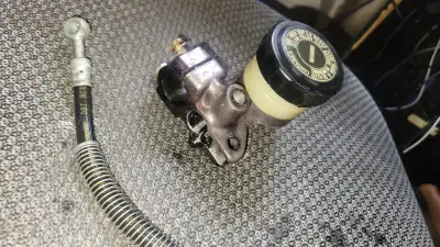 as described. acquired for replacement used, I know you're out there, that fluid reservoir leaks or...
