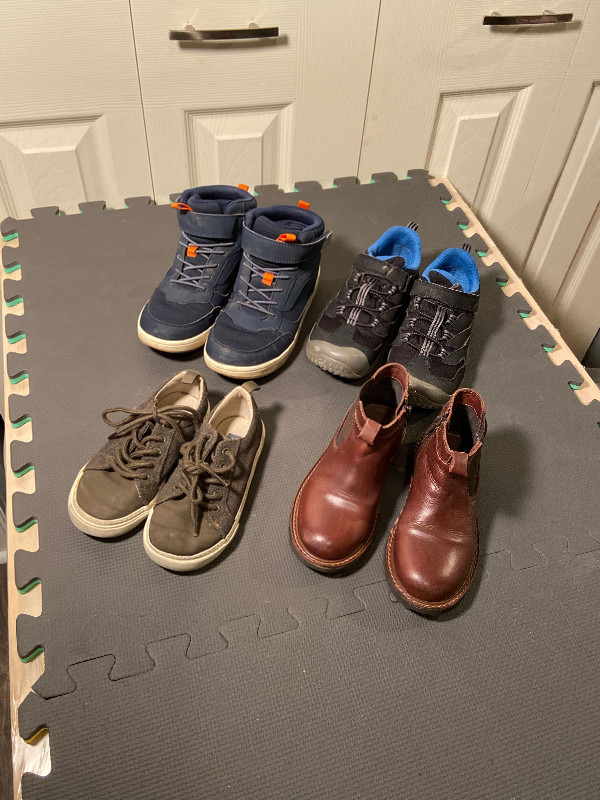 Boys shoes / Chelsea boots in Kids & Youth in Guelph