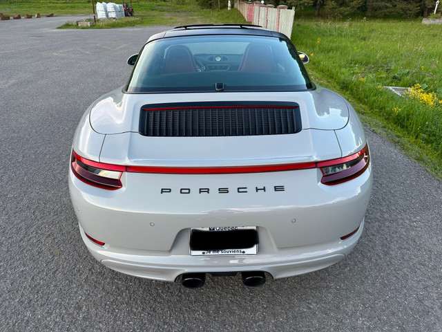 2019 Porsche 911 Targa 4 GTS Manual 4,700KM dans Autos et camions  à Ville de Montréal - Image 3