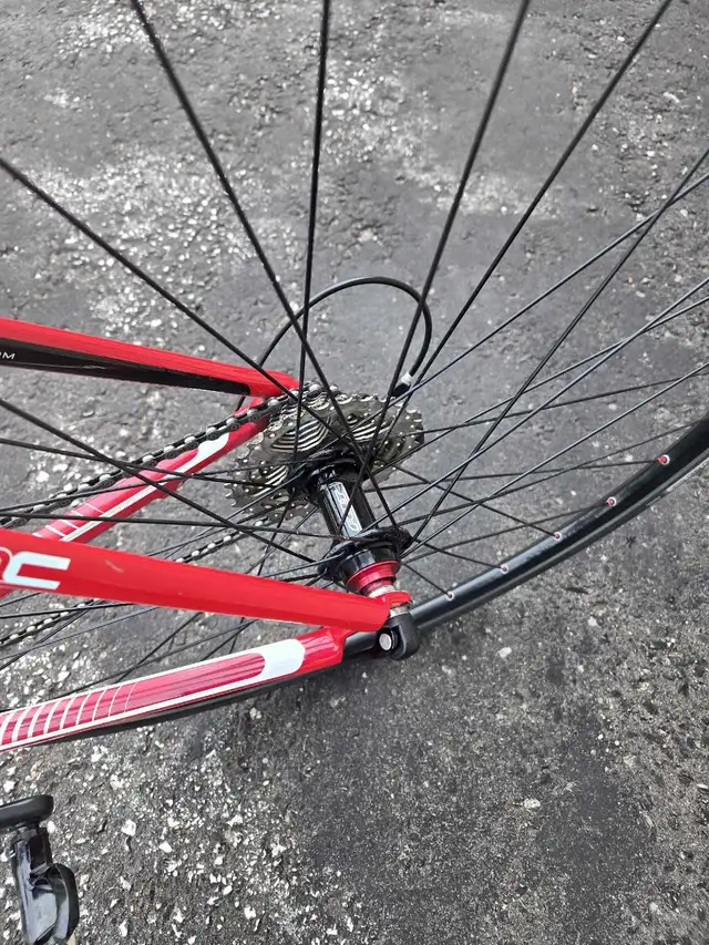 Felt Z5 road bike carbon.  in Road in Barrie - Image 5